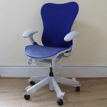 Herman Miller Mirra 2 Butterfly Chair, Blue Ultramarine - Showroom Model Herman Miller